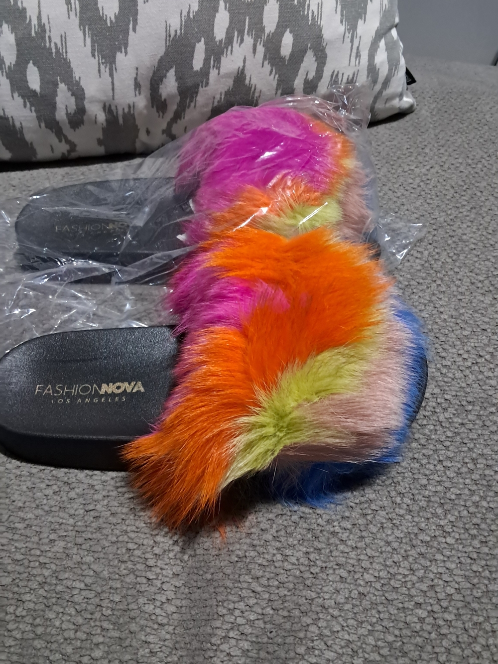 Fashion Nova Multicolor Faux Fur Slide — Orange & Pink Accent